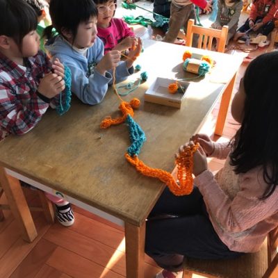 お母さんたちも跳びます