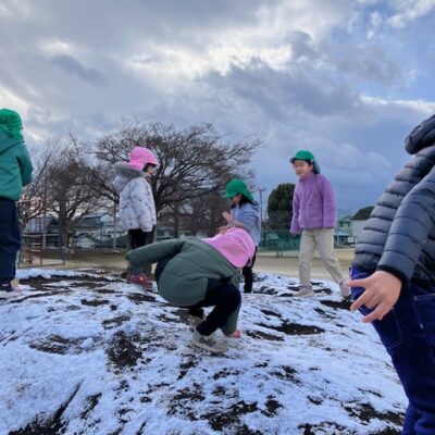 「やった～雪だー」