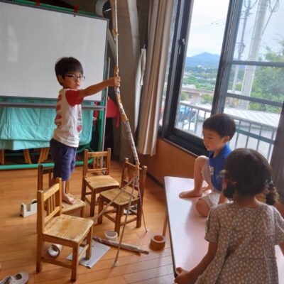 新聞紙高さくらべ　～年長～