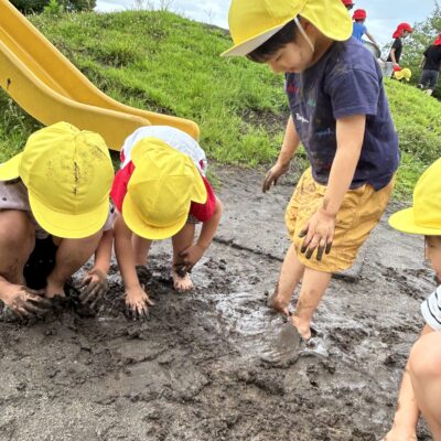 泥んこ遊び　～年長・年中～