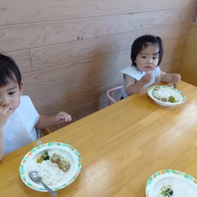 0.1歳児ランチタイム